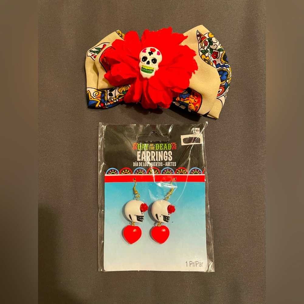Dia de los muertos skull hair bow & skull earrings.
